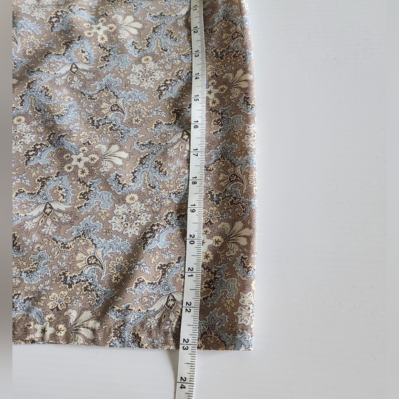 Old Navy Taupe and Light Blue Paisley Pencil Skirt - Picture 7 of 7